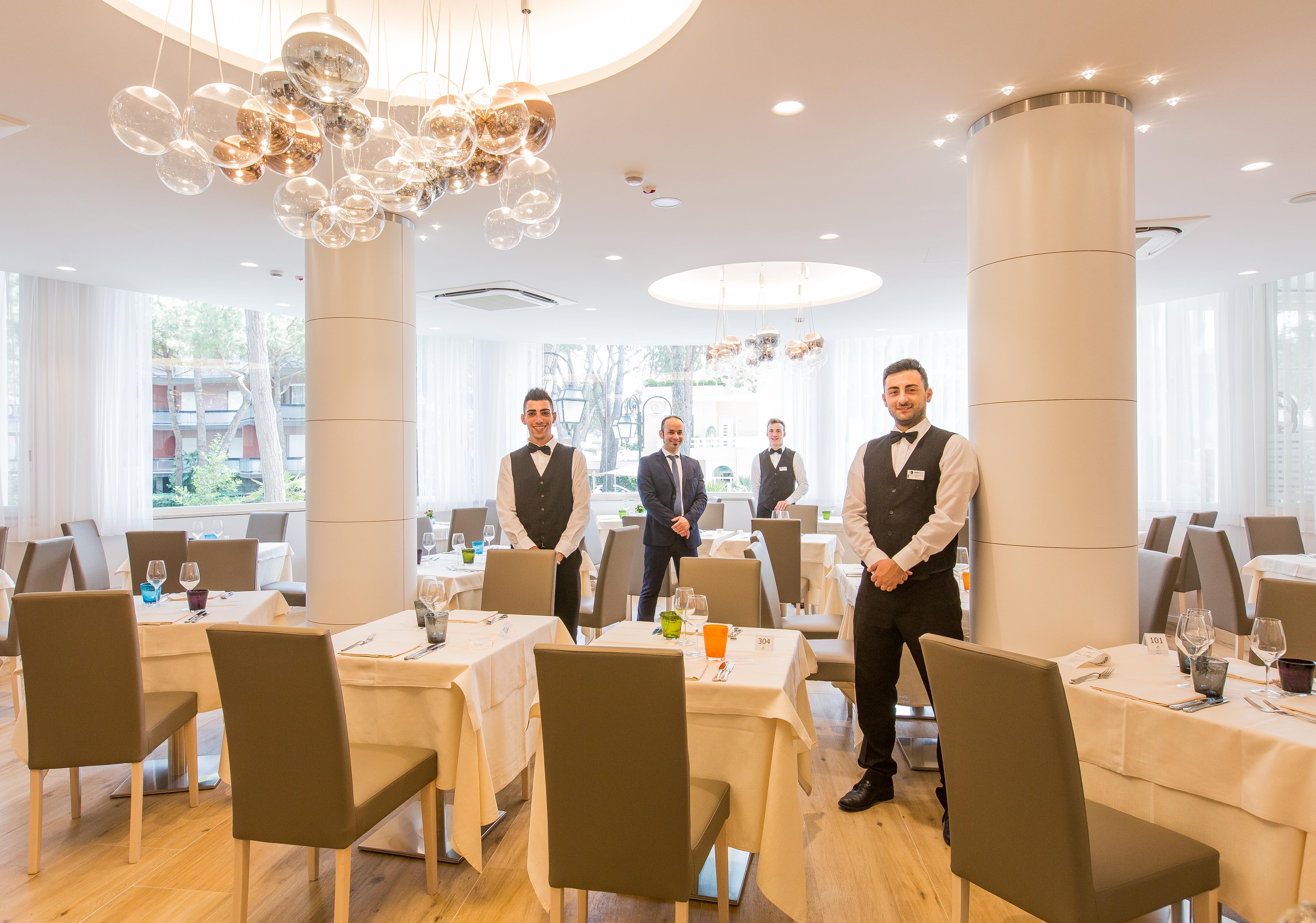 Hotel Luxor Мілано-Маріттіма Екстер'єр фото