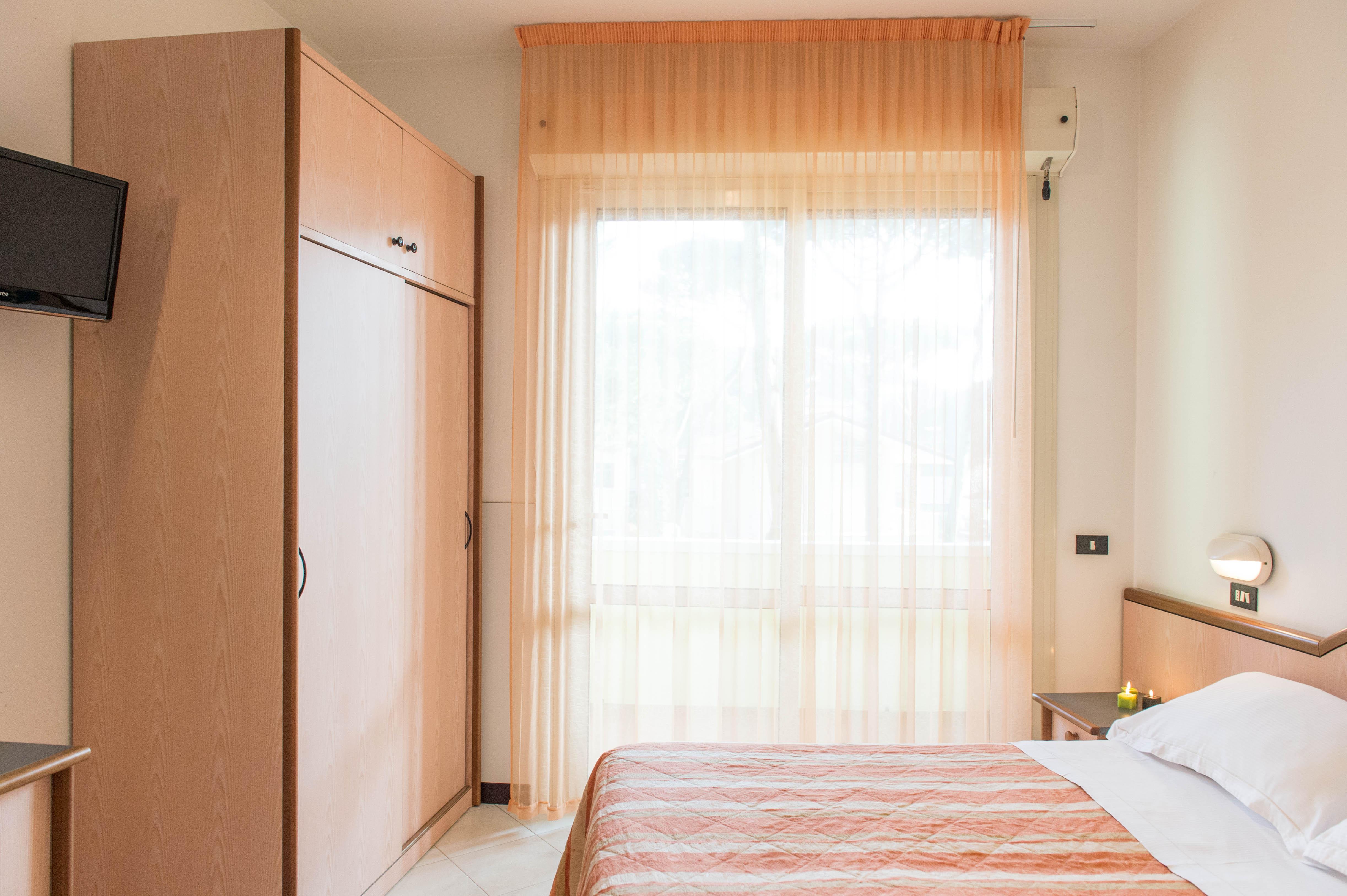 Hotel Luxor Мілано-Маріттіма Екстер'єр фото