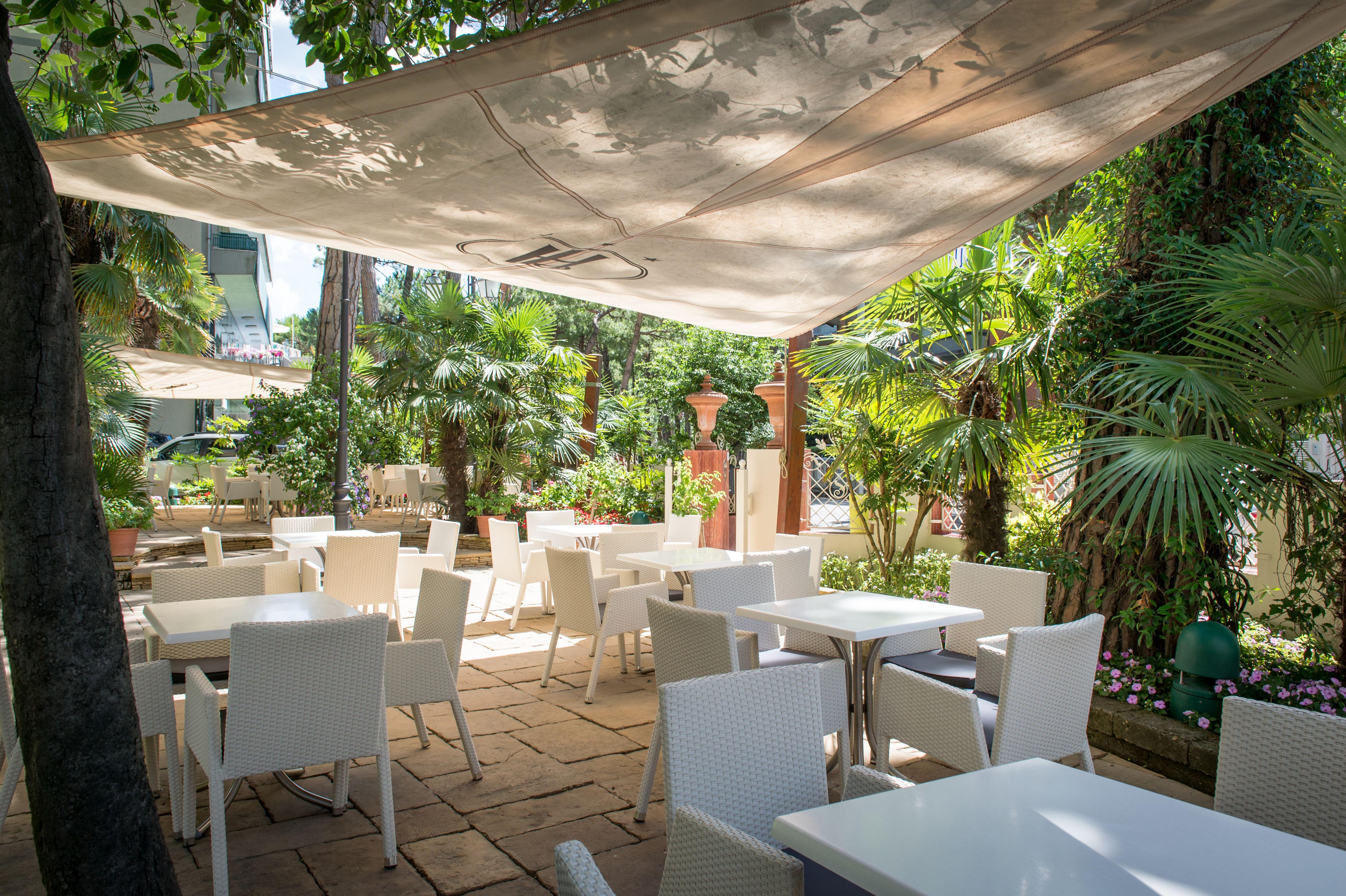 Hotel Luxor Мілано-Маріттіма Екстер'єр фото