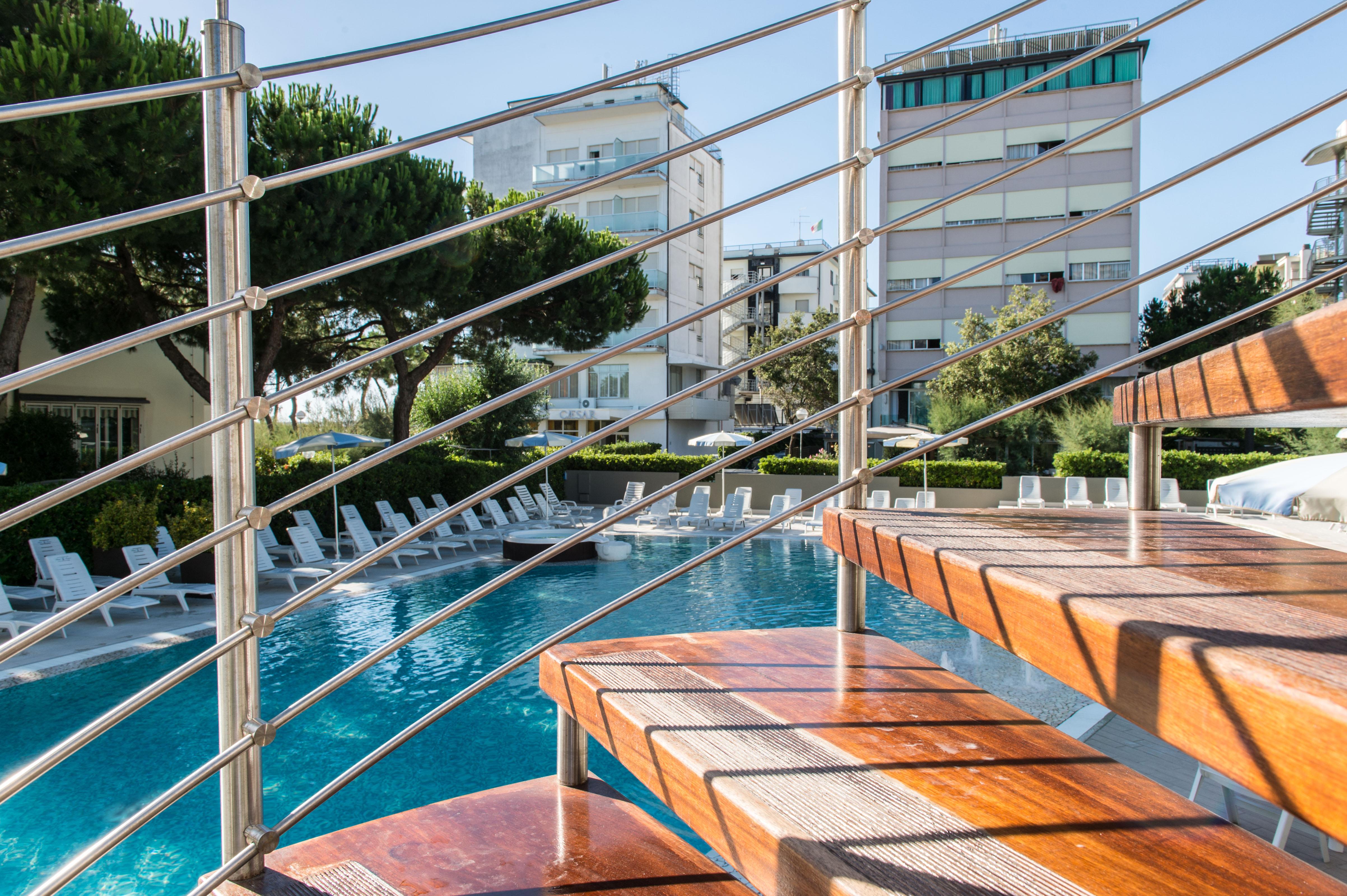 Hotel Luxor Мілано-Маріттіма Екстер'єр фото