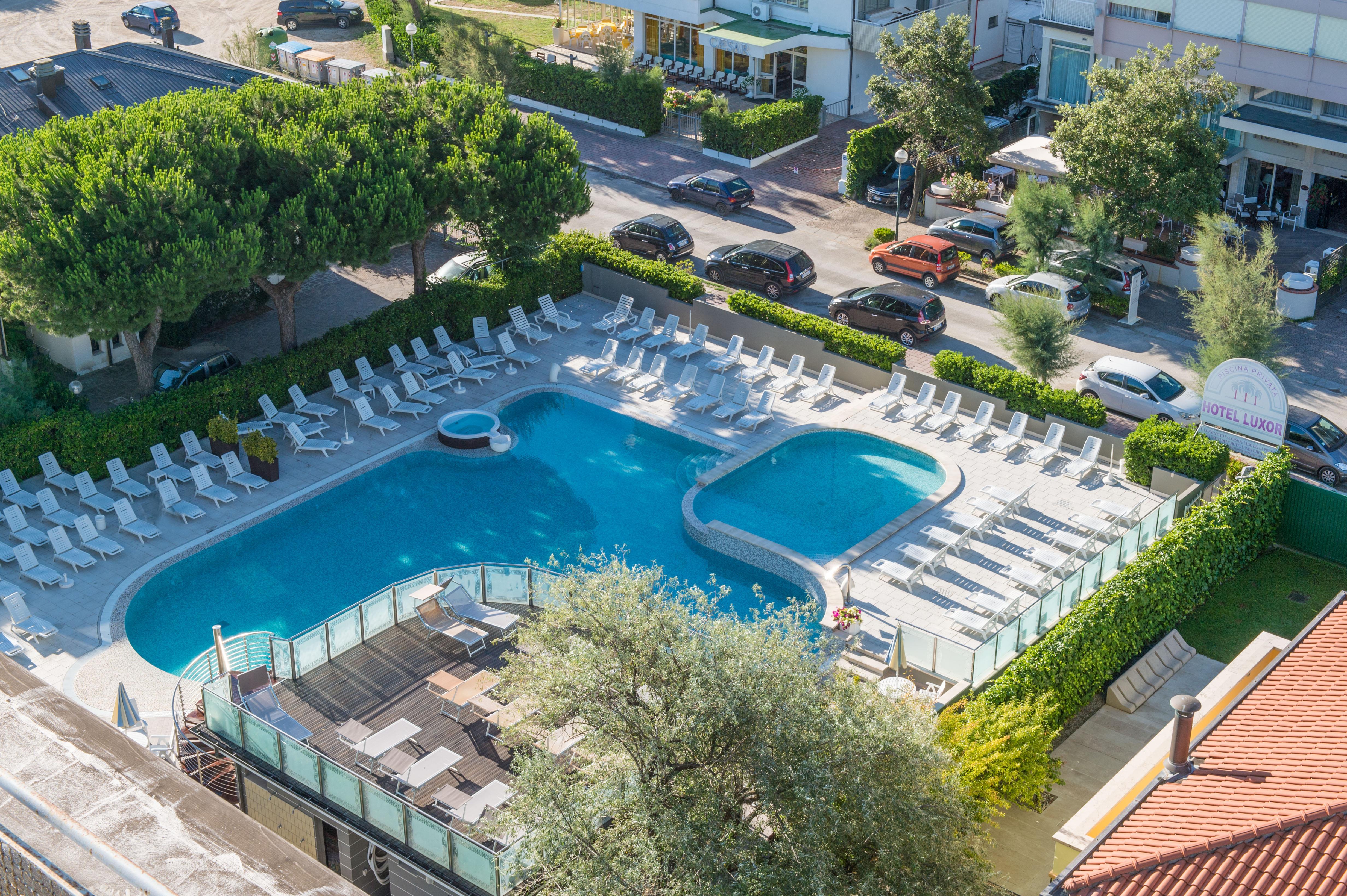 Hotel Luxor Мілано-Маріттіма Екстер'єр фото