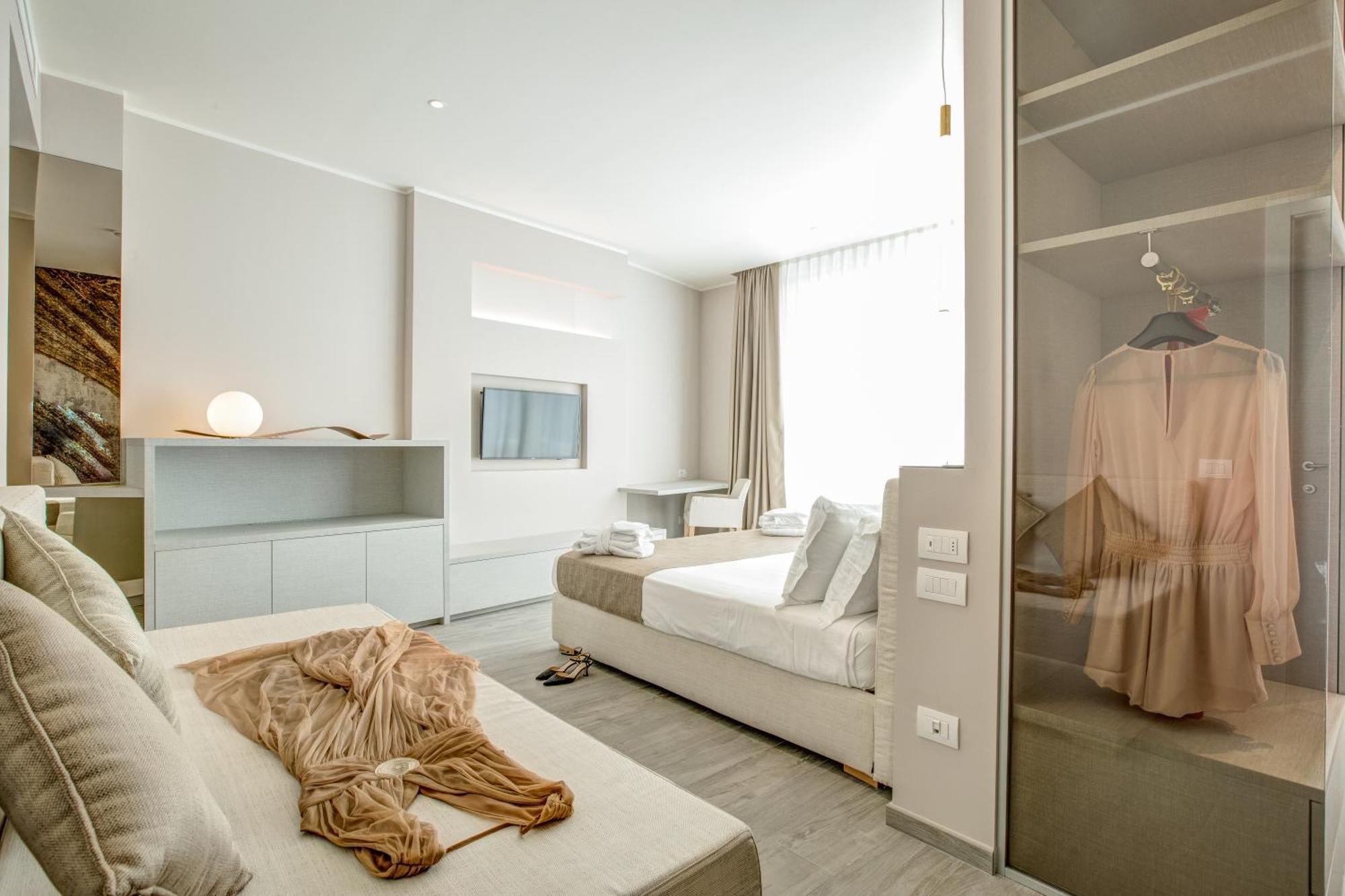 Hotel Luxor Мілано-Маріттіма Екстер'єр фото